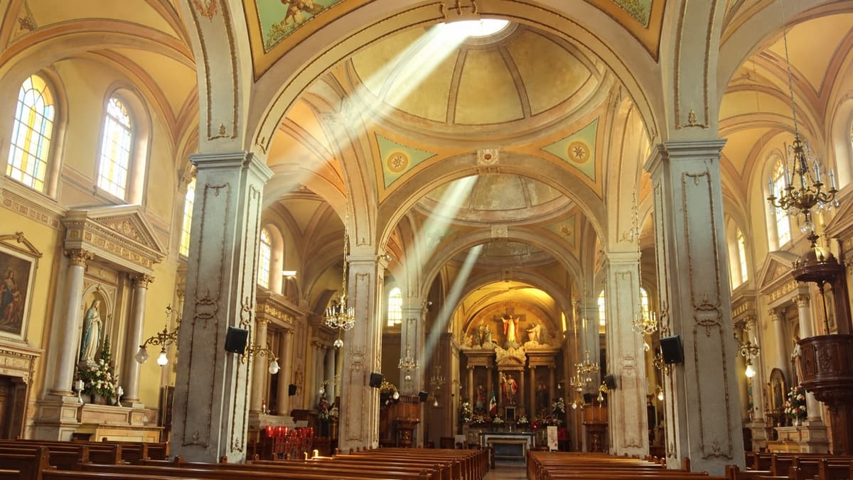 Interior de la parroquia
